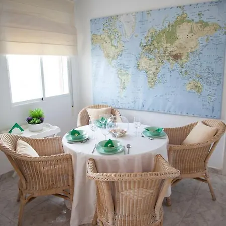 Seafront Unbeatable Location A דירה