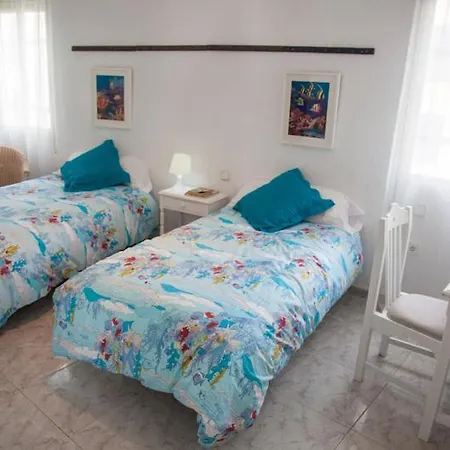 Seafront Unbeatable Location A דירה בנידורם