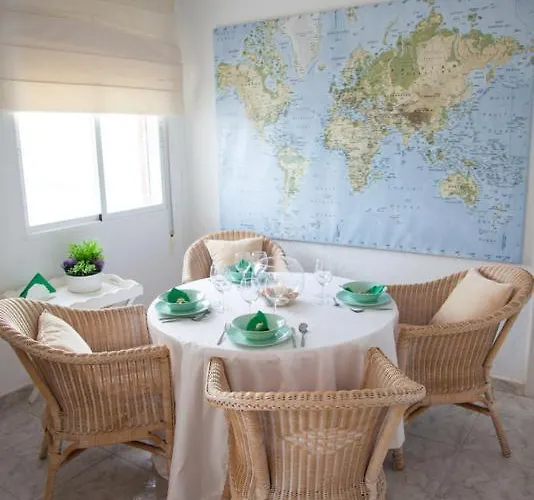 Seafront Unbeatable Location A דירה