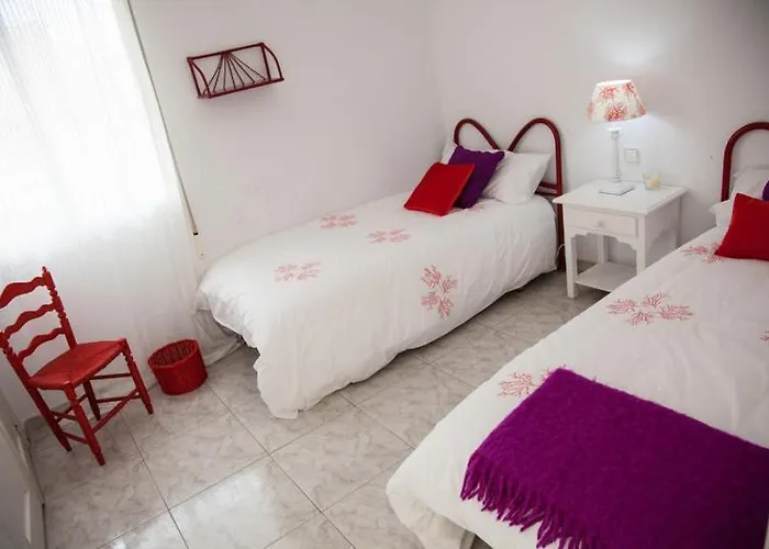 Seafront Unbeatable Location A דירה *